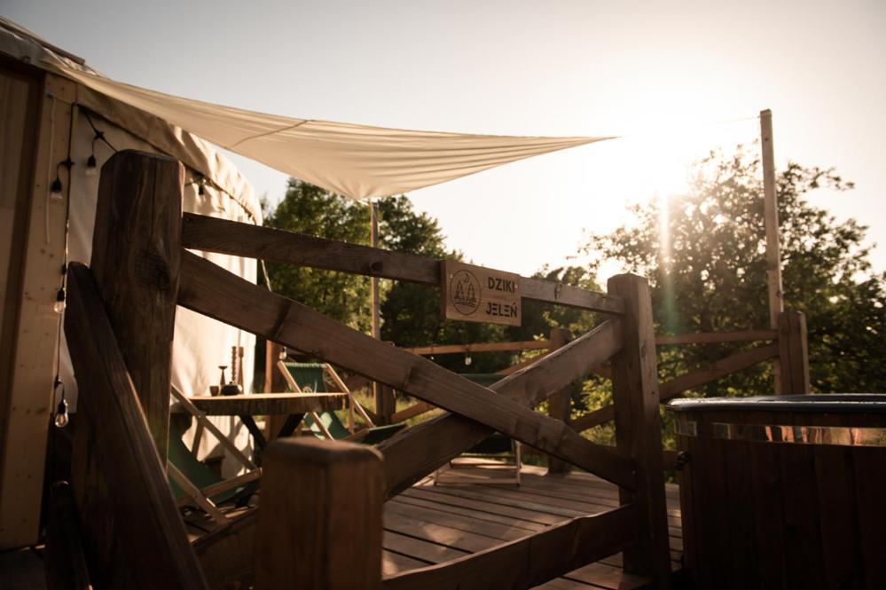 Jurty Z Widokiem, Prywatna Balia- Dzikolas Glamping Krasnobród Eksteriør bilde